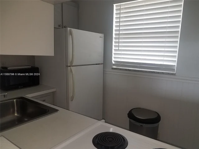 1731 SE 15th St # 402, Fort Lauderdale FL 33316
