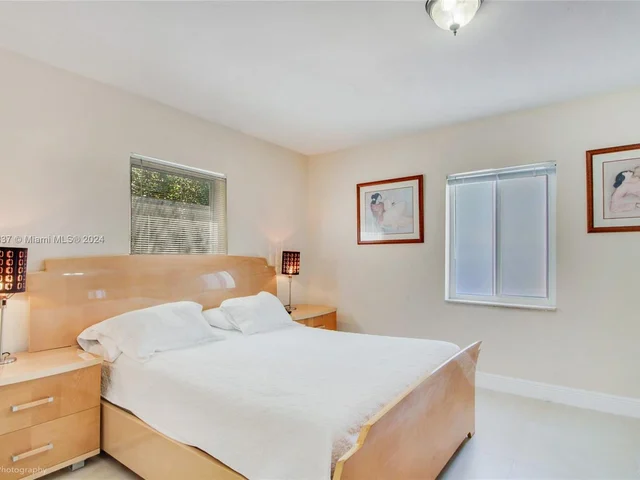 518 SW 7th Ave # 520, Miami FL 33130