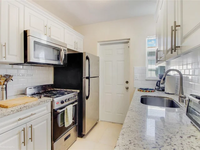 518 SW 7th Ave # 520, Miami FL 33130