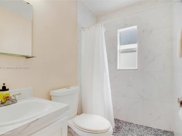 518 SW 7th Ave # 520, Miami FL 33130