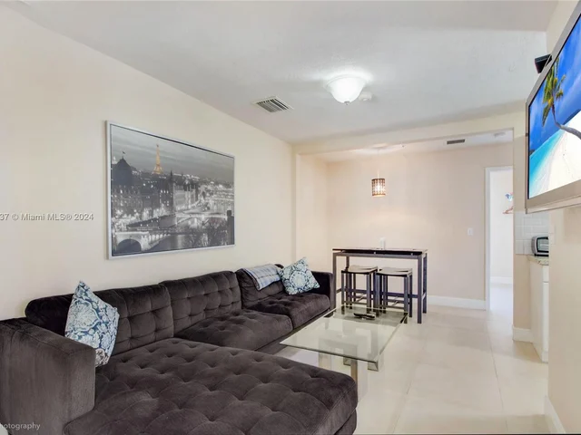 518 SW 7th Ave # 520, Miami FL 33130