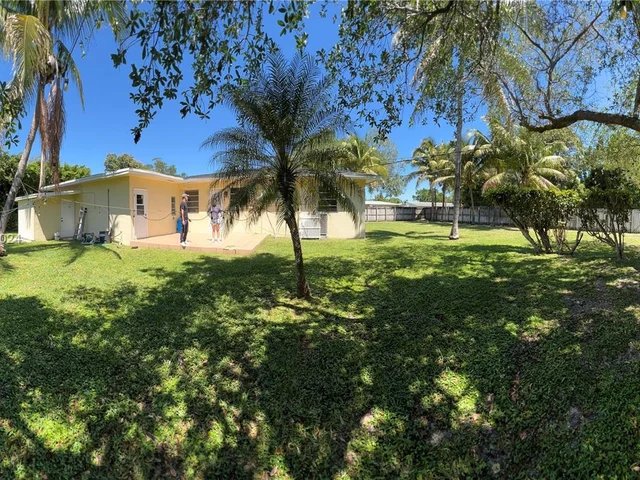 436 NE 108th St, Miami FL 33161