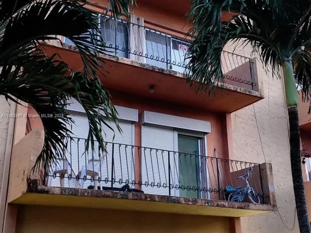 1900 W 54th St # 220, Hialeah FL 33012