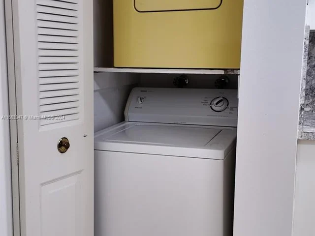 1900 W 54th St # 220, Hialeah FL 33012