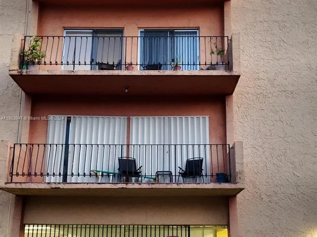 1900 W 54th St # 220, Hialeah FL 33012