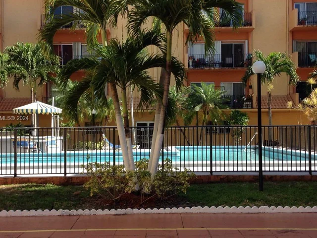 1900 W 54th St # 220, Hialeah FL 33012