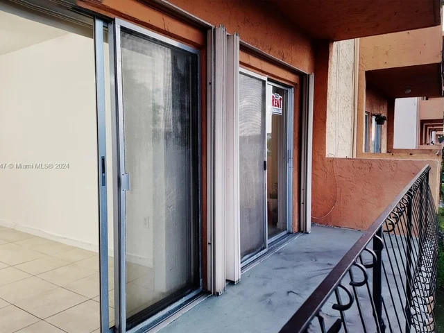 1900 W 54th St # 220, Hialeah FL 33012