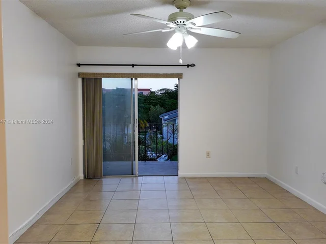 1900 W 54th St # 220, Hialeah FL 33012