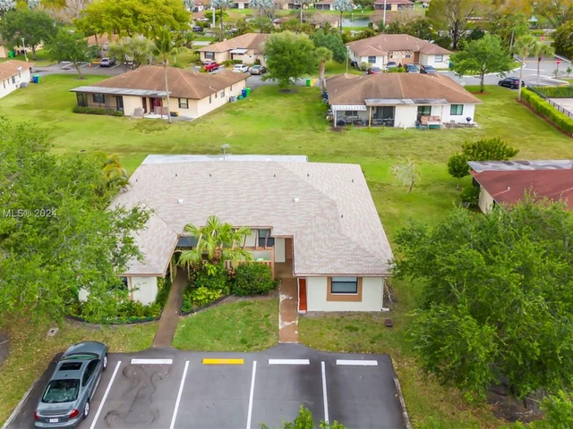 10935 NW 29th Ct, Sunrise FL 33322