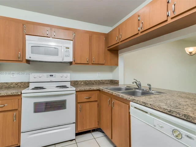 10935 NW 29th Ct, Sunrise FL 33322