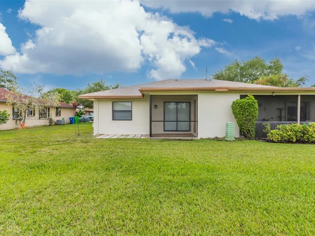 10935 NW 29th Ct, Sunrise FL 33322