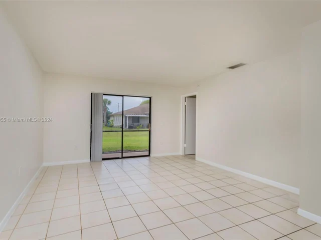 10935 NW 29th Ct, Sunrise FL 33322