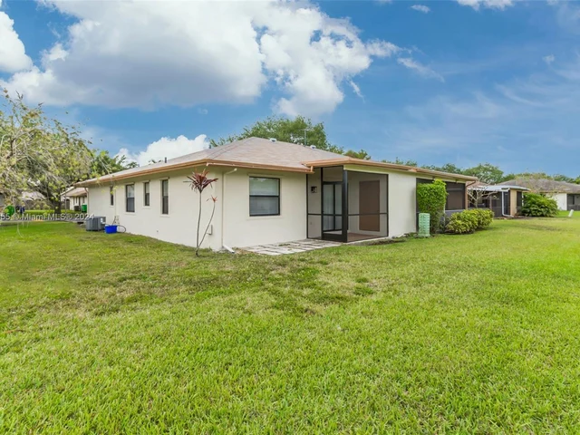 10935 NW 29th Ct, Sunrise FL 33322