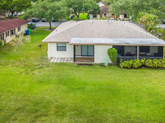 10935 NW 29th Ct, Sunrise FL 33322