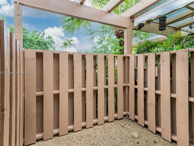 10935 NW 29th Ct, Sunrise FL 33322