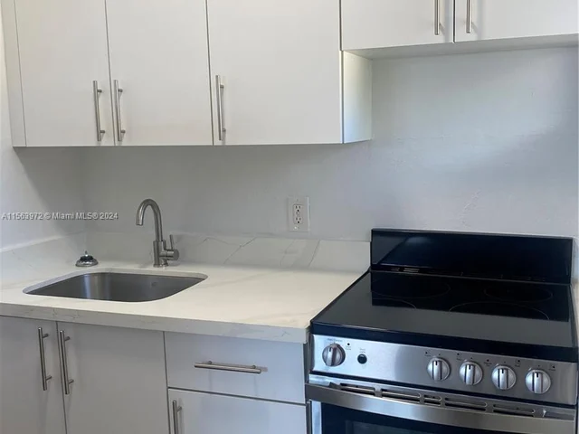 100 Madeira Ave # 5, Coral Gables FL 33134