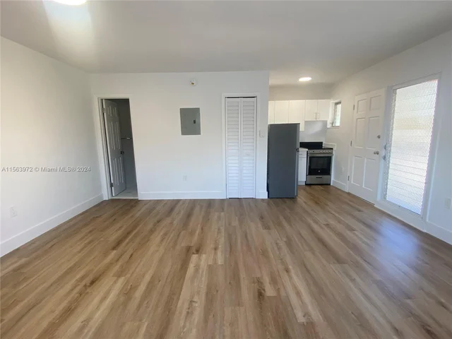 100 Madeira Ave # 5, Coral Gables FL 33134