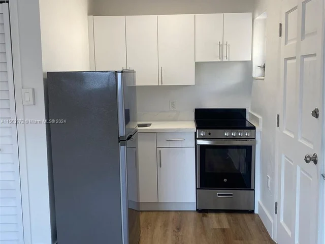 100 Madeira Ave # 5, Coral Gables FL 33134