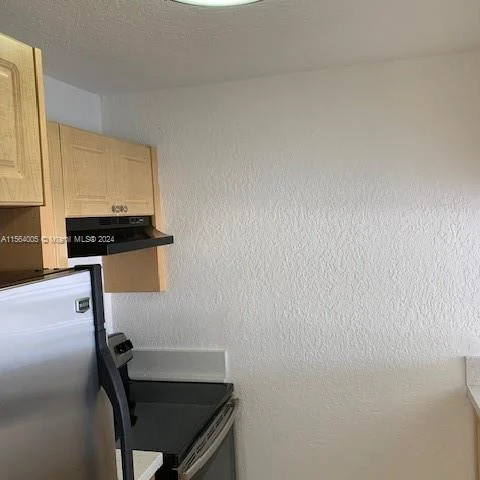 1095 W 77th St # 312, Hialeah FL 33014