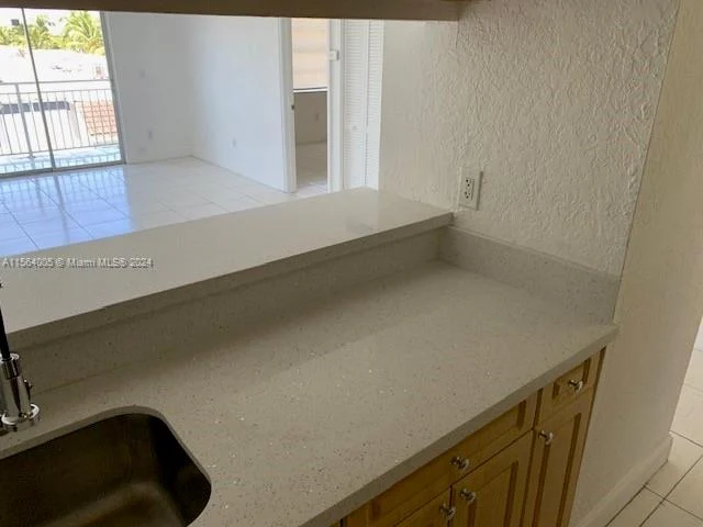 1095 W 77th St # 312, Hialeah FL 33014