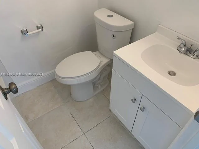 1095 W 77th St # 312, Hialeah FL 33014