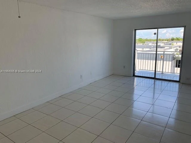 1095 W 77th St # 312, Hialeah FL 33014