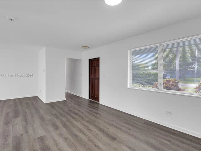 721 SW 64th Ter, Pembroke Pines FL 33023