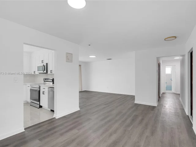 721 SW 64th Ter, Pembroke Pines FL 33023