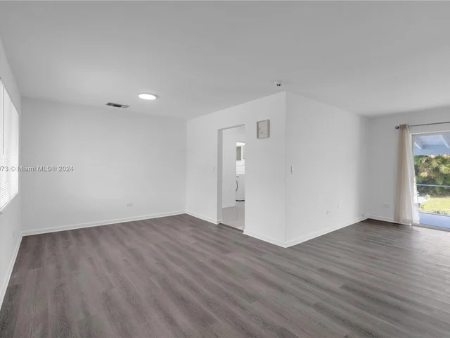 721 SW 64th Ter, Pembroke Pines FL 33023