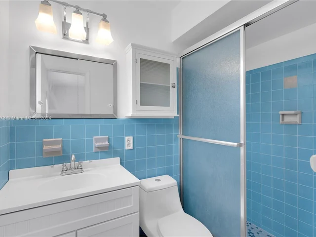 721 SW 64th Ter, Pembroke Pines FL 33023