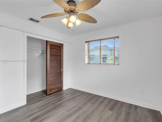 721 SW 64th Ter, Pembroke Pines FL 33023