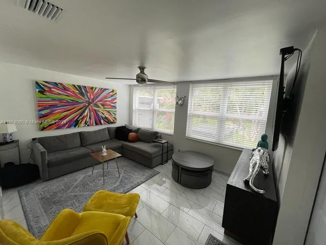 1545 NE 138th St, North Miami FL 33161