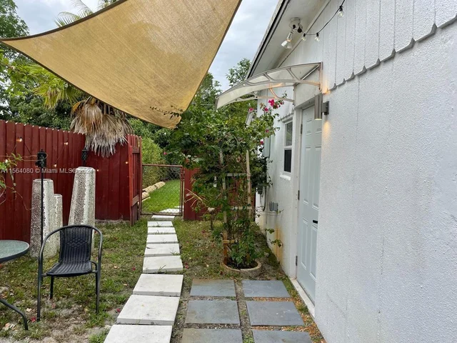 1545 NE 138th St, North Miami FL 33161