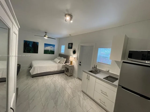 1545 NE 138th St, North Miami FL 33161