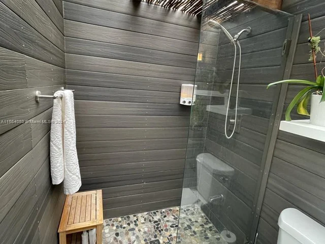 1545 NE 138th St, North Miami FL 33161