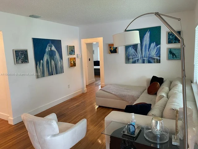 1545 NE 138th St, North Miami FL 33161