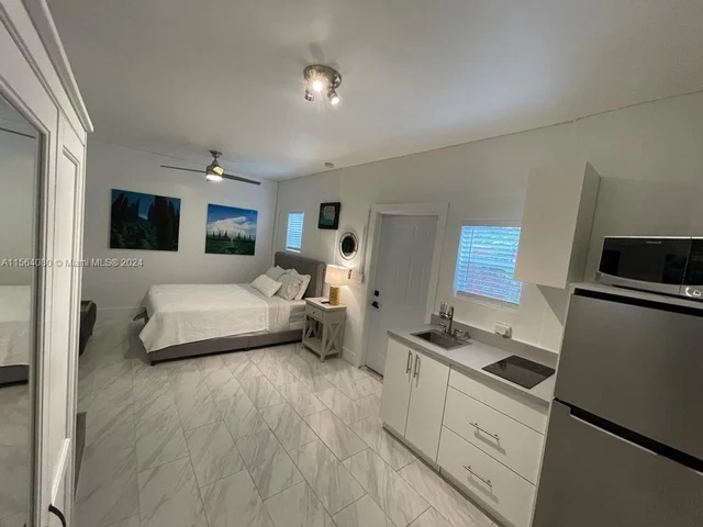 1545 NE 138th St, North Miami FL 33161