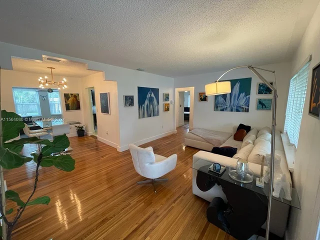 1545 NE 138th St, North Miami FL 33161