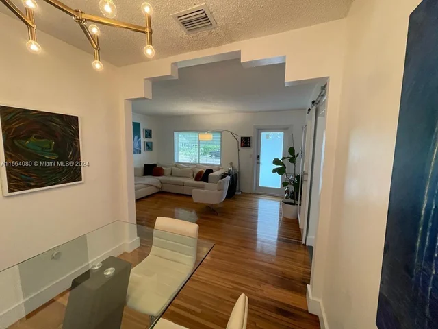 1545 NE 138th St, North Miami FL 33161