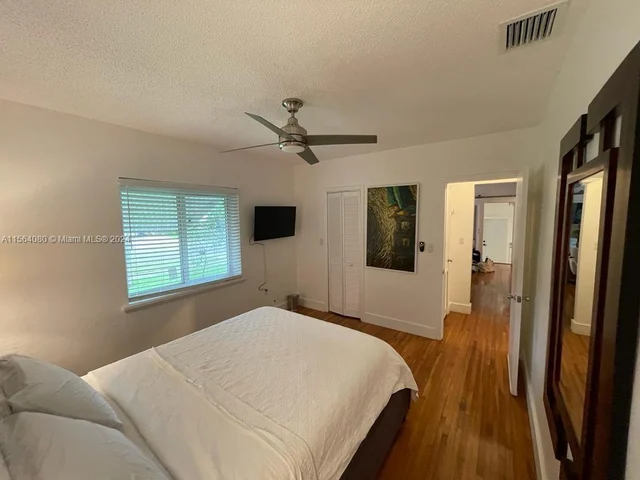 1545 NE 138th St, North Miami FL 33161