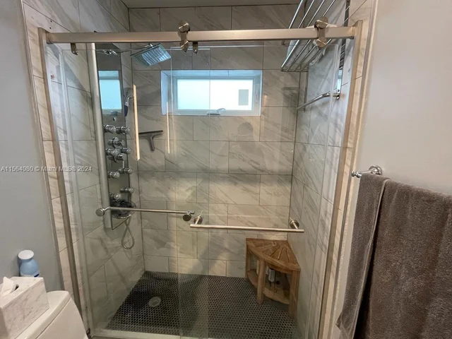 1545 NE 138th St, North Miami FL 33161