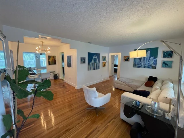 1545 NE 138th St, North Miami FL 33161