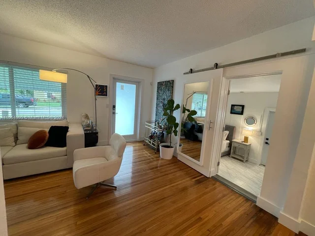 1545 NE 138th St, North Miami FL 33161