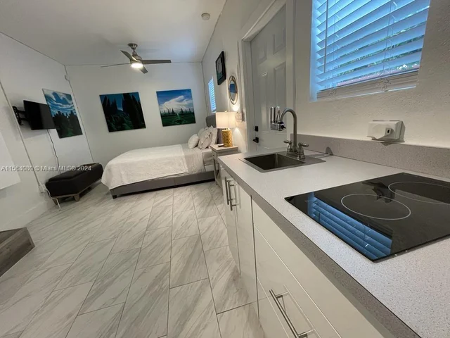 1545 NE 138th St, North Miami FL 33161