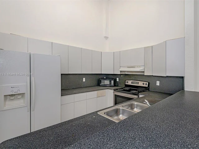 2506 Lincoln St # 2512, Hollywood FL 33020