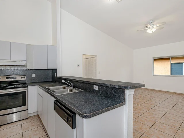 2506 Lincoln St # 2512, Hollywood FL 33020