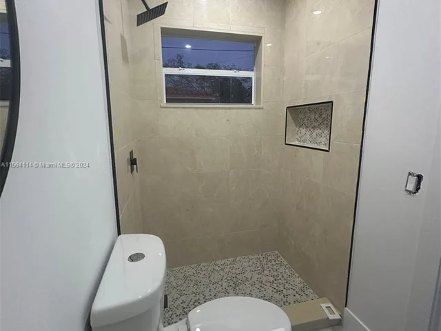 901 NW 153rd St, Miami FL 33169