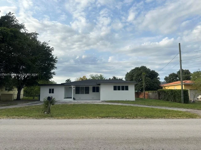 901 NW 153rd St, Miami FL 33169