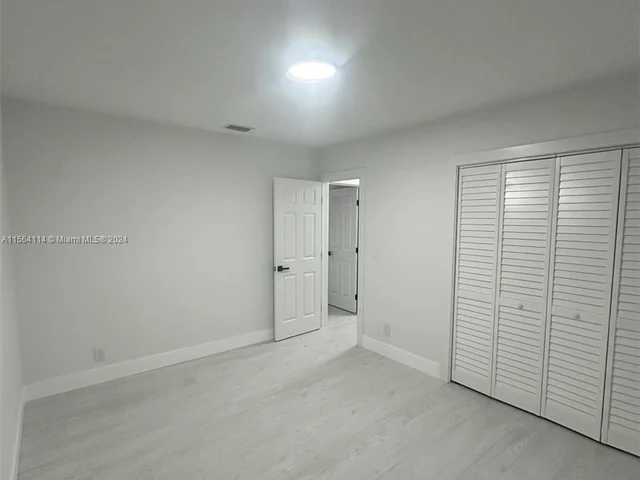 901 NW 153rd St, Miami FL 33169