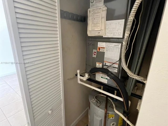 17067 SW 96th St # 17067, Miami FL 33196